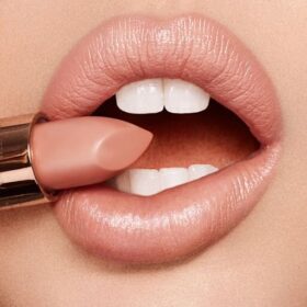 K.I.S.S.I.N.G PENELOPE PINK