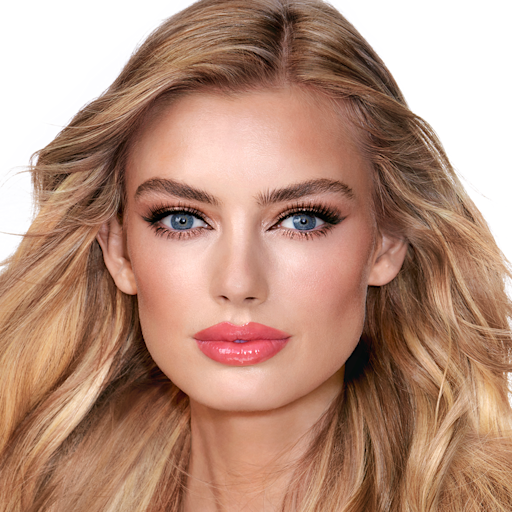 LUMINA SUPERMODELULUI