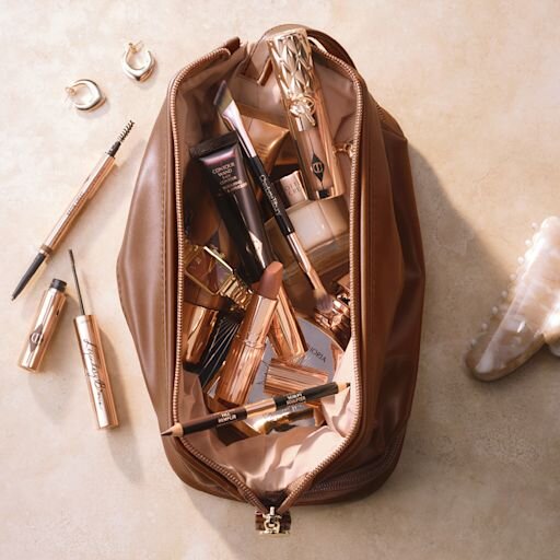 Matte Revolution a Super Nudes – COVER STAR