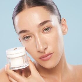 SET DE DESCOPERIRE PENTRU ÎNGRIJIREA PIELII CHARLOTTE’S HYDRATION REVIVAL – Seturi De Îngrijire A Pielii În Format De Călătorie