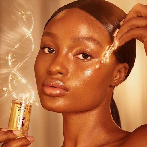 SETUL DE ÎNGRIJIRE A PIELII „RADIANCE SKINCARE” DE LA CHARLOTTE, PENTRU UN ASPECT CA LA SPA