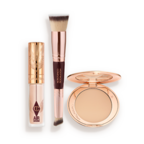 TRIO DE PRODUSE PENTRU FAȚĂ CU EFECT DE BLURARE PRIN AIRBRUSH