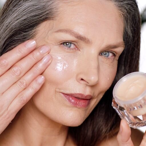 TRUSA DE ÎNGRIJIRE A PIELII „MAGIC SKIN ON-THE-GO” DE LA CHARLOTTE