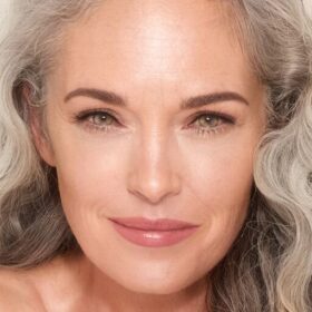 UNREAL SKIN SHEER GLOW TINT FOND DE TEN STICK HIDRATANT 2 FAIR