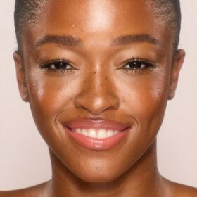 UNREAL SKIN SHEER GLOW TINT STIC DE FOND DE TEN HIDRATANT 12.5 TAN