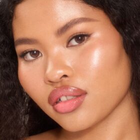 UNREAL SKIN SHEER GLOW TINT – STICĂ DE FOND DE TEN HIDRATANT 8 MEDIUM
