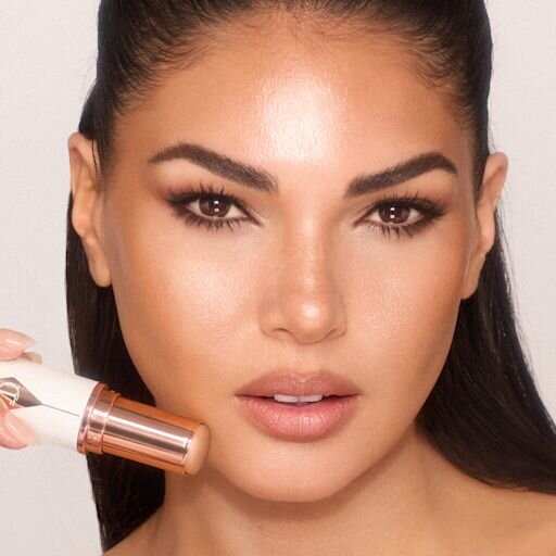 UNREAL SKIN SHEER GLOW TINT – STICUL DE FOND DE TEN HIDRATANT 7.5 MEDIUM